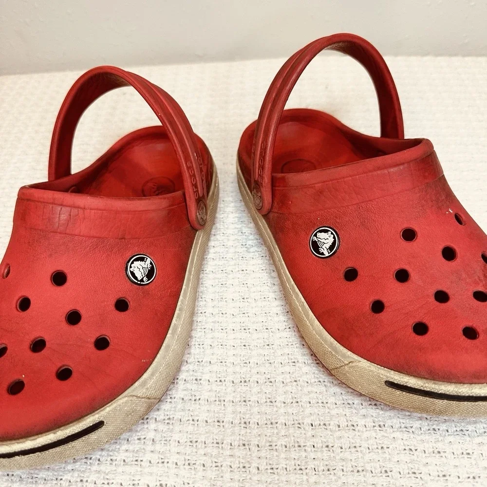 Kids Red Crocs Classic Clogs Comfortable Slip On Shoes‎ Youth Size 2 Retro